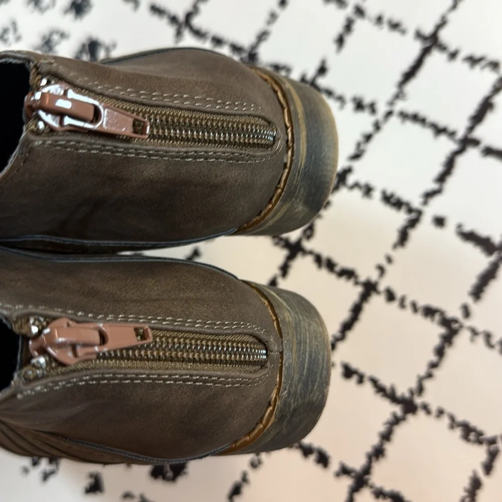 Mi.iM Brown Ankle Boots with Cut-Out Design - Women’s Shoes US Size 6.5 - EUC